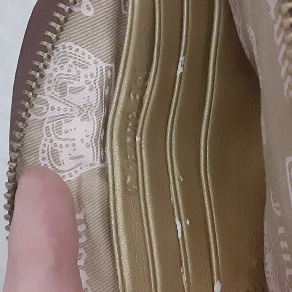 Juicy Couture Pink Vintage Wristlet - Picture 4 of 5